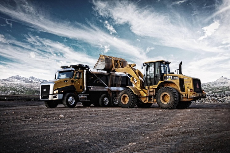 Optimize Hydraulic Efficiency: 2-Way vs. 3-Way Control Guide
