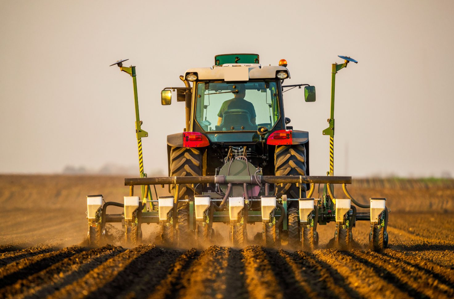 KYDAC hydraulic valves for durable precision farm machinery